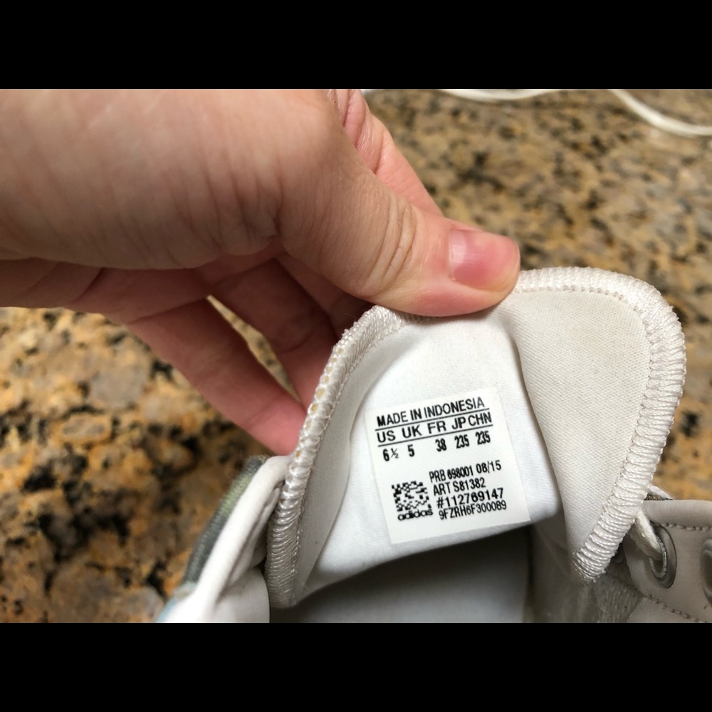 Adidas - Picture 4 of 8